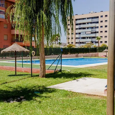 Apartamento Teatinos, Metro, Free Parking & Pool * Málaga