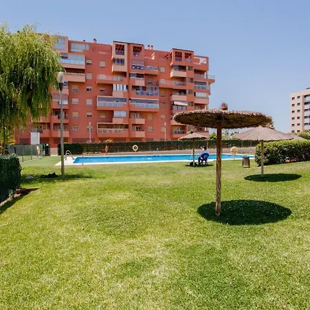 Apartamento Teatinos, Metro, Free Parking & Pool
