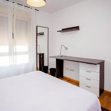 Apartamento Teatinos, Metro, Free Parking & Pool *