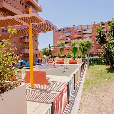 Apartamento Teatinos, Metro, Free Parking & Pool *