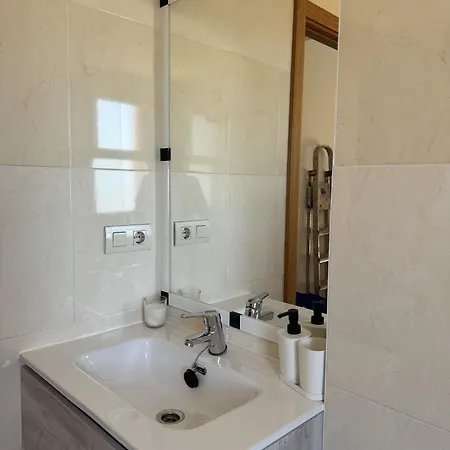 Apartamento Teatinos, Metro, Free Parking & Pool * Málaga