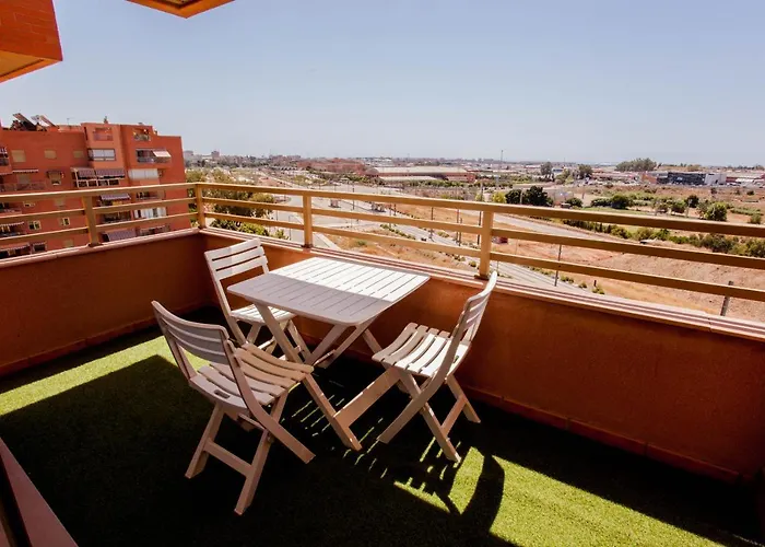 Sunstay Teatinos Flat Iii Malaga, Metro, Free Parking & Pool Apartamento Málaga