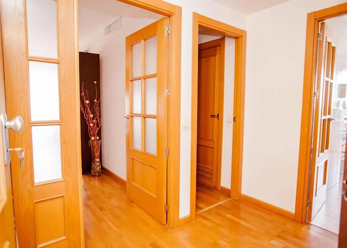 Sunstay Teatinos Flat Iii Malaga, Metro, Free Parking & Pool Apartamento