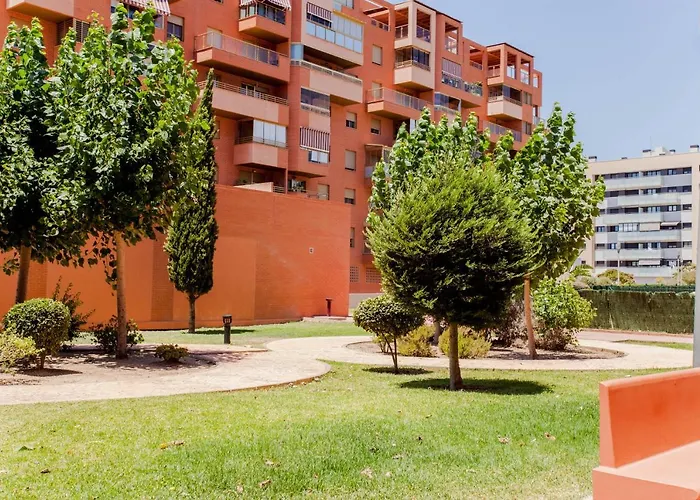 Sunstay Teatinos Flat Iii Malaga, Metro, Free Parking & Pool Apartamento