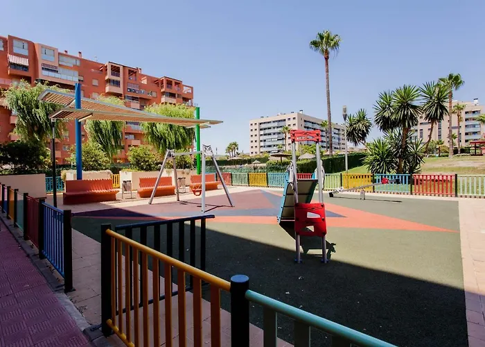 Sunstay Teatinos Flat Iii Malaga, Metro, Free Parking & Pool *