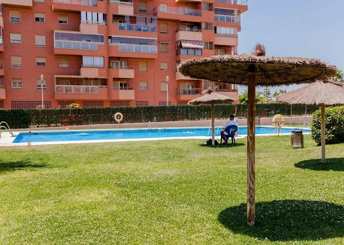 Sunstay Teatinos Flat Iii Malaga, Metro, Free Parking & Pool Apartamento *