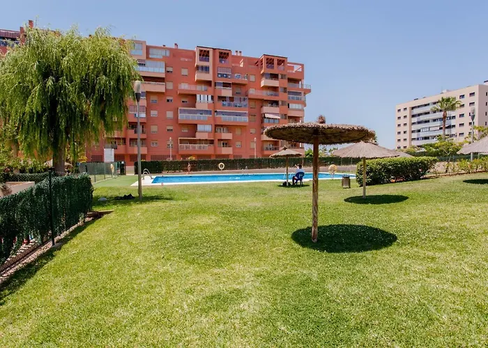 Sunstay Teatinos Flat Iii Malaga, Metro, Free Parking & Pool