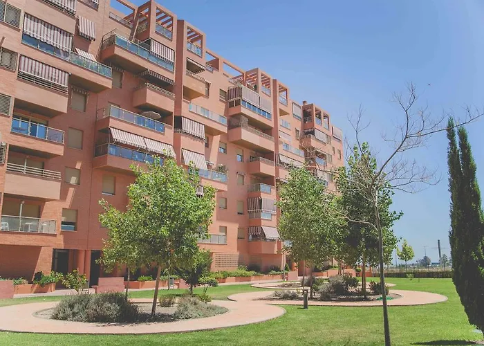 Sunstay Teatinos Flat Iii Malaga, Metro, Free Parking & Pool Apartamento