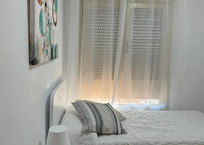 Sunstay Teatinos Flat Iii Malaga, Metro, Free Parking & Pool *
